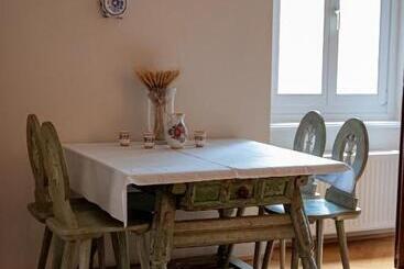 Bed and Breakfast Palais Kneissl