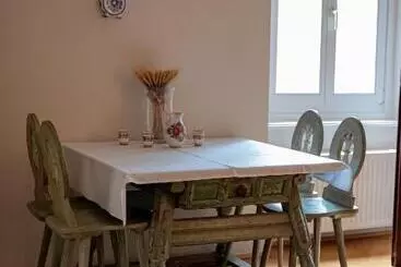 Aamiaismajoitus (B&B) Palais Kneissl