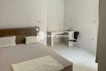 בית מלון כפרי Kembang Matahari Homestay Renon Redpartner