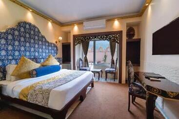 Hotel The Neeraj Ganga Heritage Palace