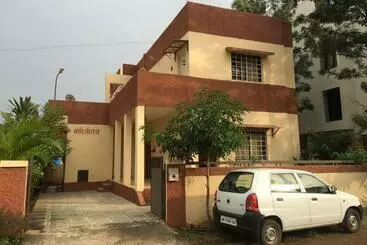 Aamiaismajoitus (B&B) Mtdc Approved Mohiniraj Guest House