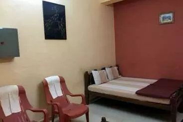 Aamiaismajoitus (B&B) Mtdc Approved Mohiniraj Guest House