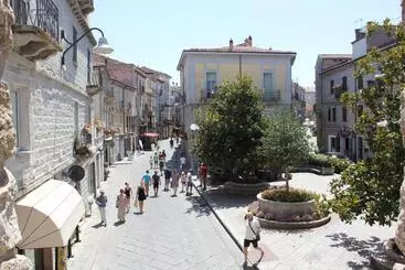 B&b Piazza Di L Ara