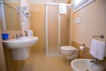 مبيت وإفطار Donnosanto