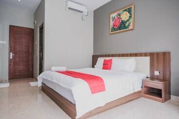Hotel Reddoorz Premium @ Permata Baloi Green