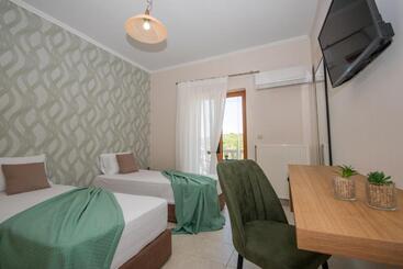 هتل آپارتمان Kozanos Hotel & Suites