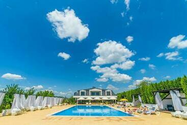 Пансион Complex Eos