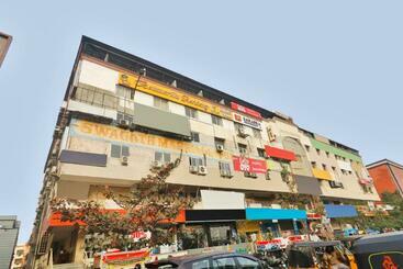 בית מלון כפרי Oyo 85160 Sri Vasudha Residency