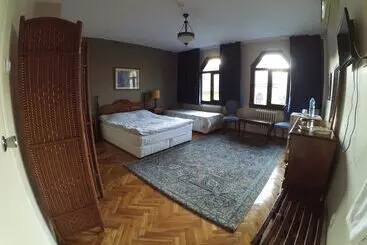 ペンション Guest House   Grandma S House