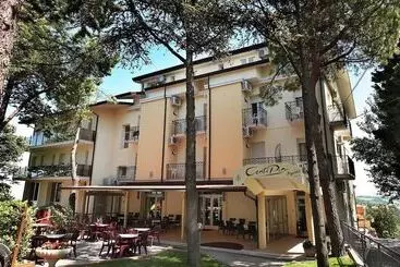 Hotelli Albergo Centopini