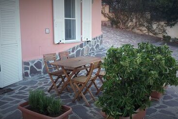 ホテル Azienda Agrituristica Villa Arianna