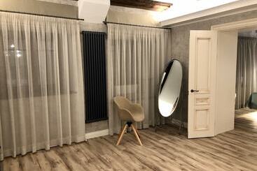 Remarka Hotel On Stolyarniy