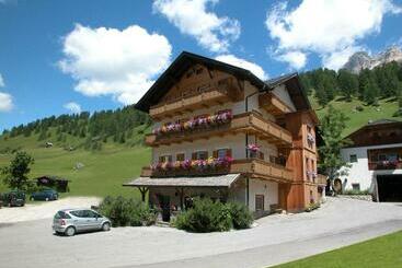 公寓式酒店  Pension Garni Plang