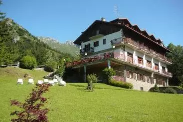 Otel Albergo Ristorante Scanapà