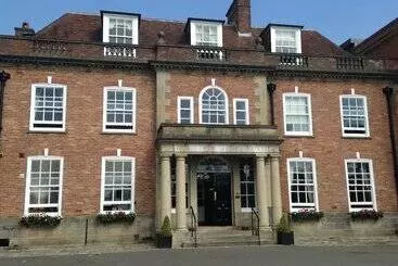 هتل The Bannatyne Spa