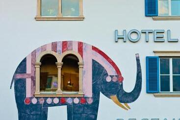 酒店 Elefant