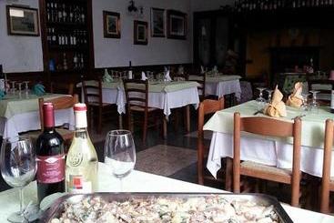 ホテル Ristorante Vittoria Dal 1920