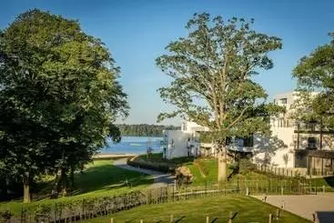 ホテル Golden Lakes