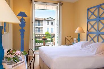 هتل Le Suffren Hôtel