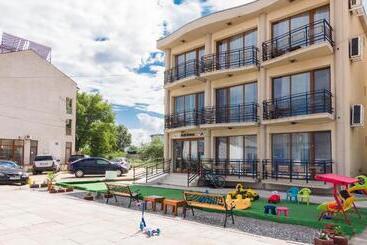 Hotel Adriano Pe Plaja Belona