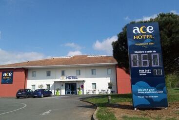ホテル Ace Hôtel Vendée Saint Hermine