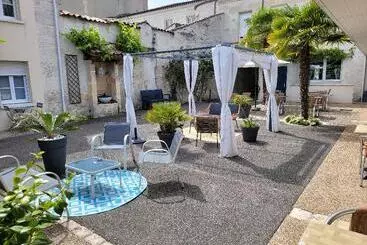 Cit Hotel Le Cheval Blanc Cognac Centre