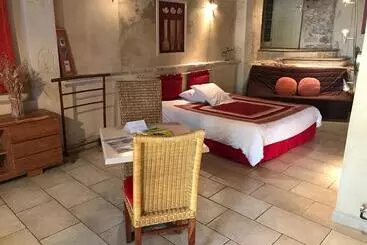 Отель Le Mas Du Luberon