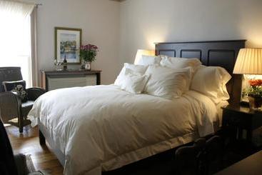 هتل The Mariner King Inn