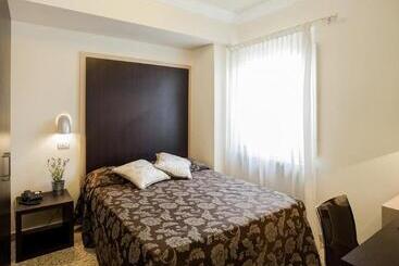 هتل Hambros Il Parco In Villa Banchieri