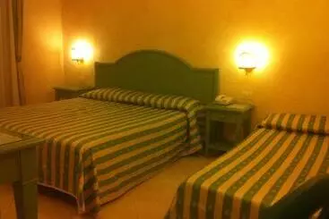 ホテル Riviera 3 Stelle Con Piscina Estiva Gratuita E Garage A Pagamento