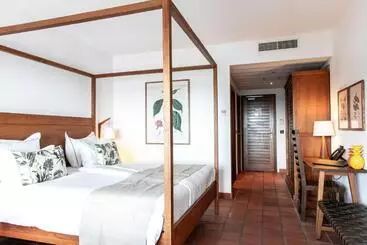 هتل Langley Resort Fort Royal