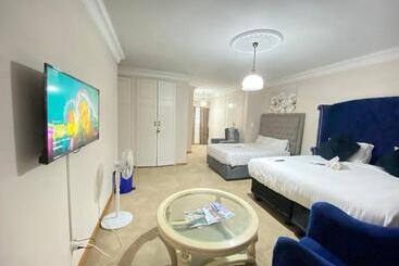 Pension Chic Guest House & Solar System Free From Load Shedding