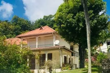 پانسیون La Canopée Enchantée, Chambres D Hôtes, Piscine, Proche Aéroport, Gare Maritime