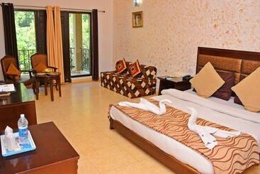 호텔 Click Resort Corbett Tiger Den