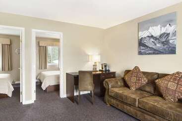 בית מלון כפרי Days Inn By Wyndham Golden