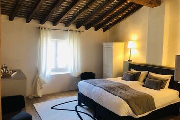 تختخواب و صبحانه La Chapelle Sur La Sorgue