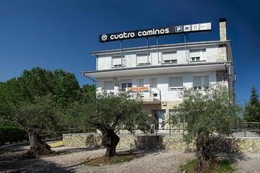 پانسیون Hostal Restaurante Cuatro Caminos