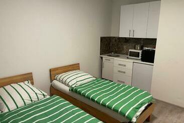 膳宿费 Nazar Apartments