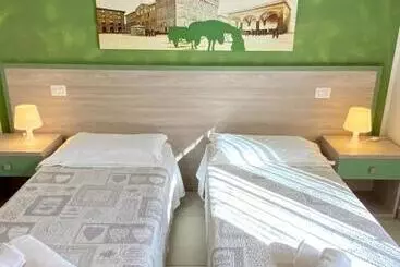 تختخواب و صبحانه Nice Residence