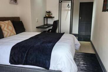 Pensió 17 On Buffalo