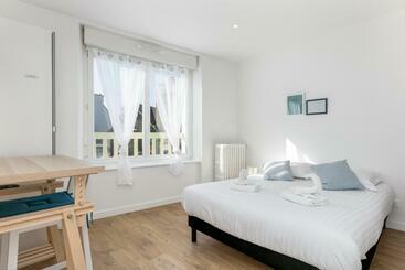 ペンション L étoile Chambre Spacieuse Avec Sdb Privative Espaces Partagés Cuisine Salon Et Terrasse