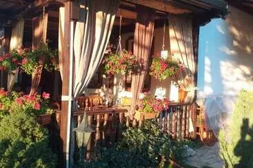 تختخواب و صبحانه Restaurant And Apartments   T Ga Za Jug Lazaropole