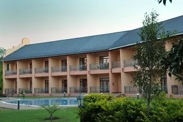 هتل Cresta Marang Gardens