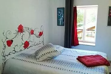 ベッドアンドブレックファースト Auberge Du Pèlerin