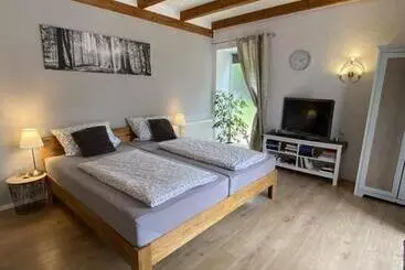 ペンション Großes Doppelzimmer Mit Eigenem Bad Und Kühlschrank, Frisch Saniert