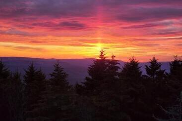 هتل آپارتمان Snowshoe Ski In & Ski Out At Silvercreek Resort Family Friendly, Jacuzzi, Hot Tub, Mountain Views