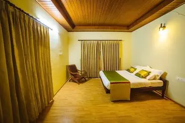 Hotel Deep Woods Resort