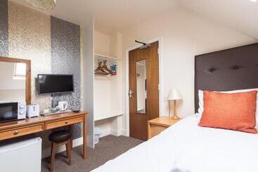 هتل The Linden Leaf Rooms