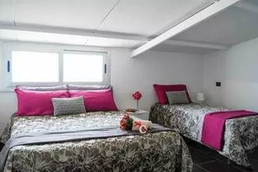 Aparthotel Crisvan Home
