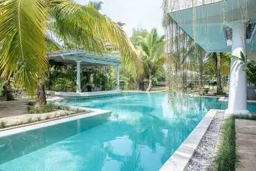 Bed & Breakfast Good Story At Nirbana Island